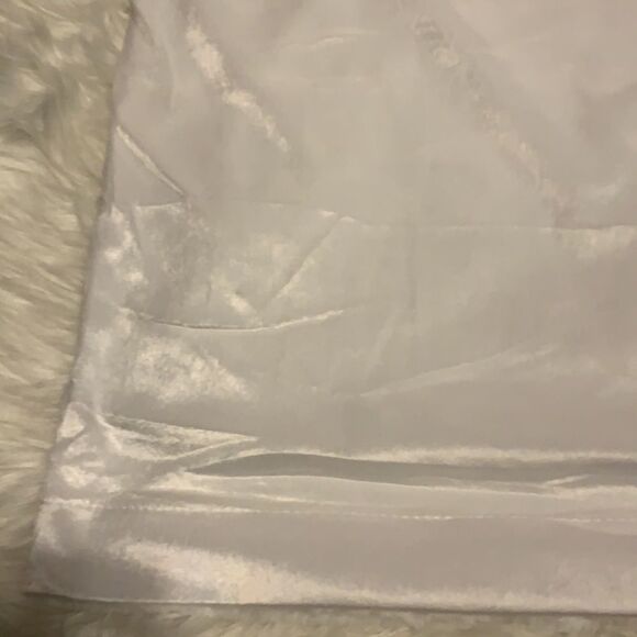 Room Essentials Queen faux fur pillow sham and/or pillowcase - Picture 3 of 7